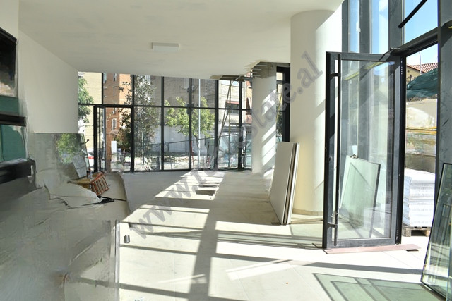 Dyqan me qira prane rruges se Durresit ne Tirane